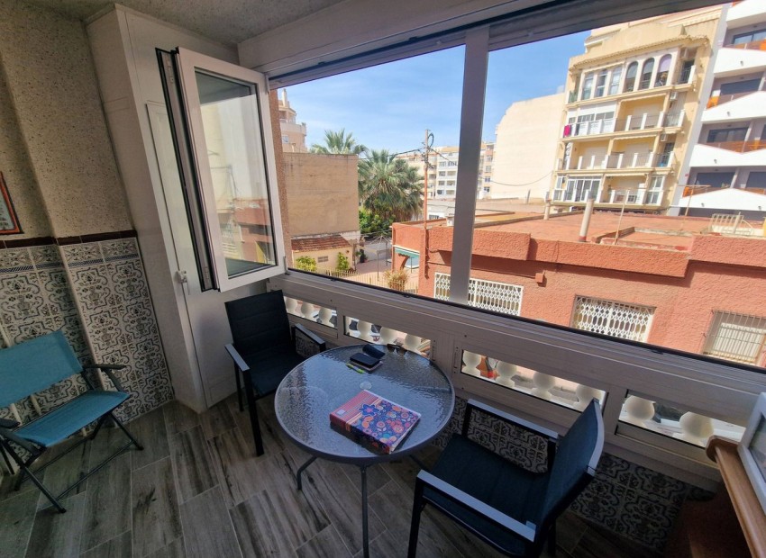 Resale - Apartment - Torrevieja - Torrevieja Centro