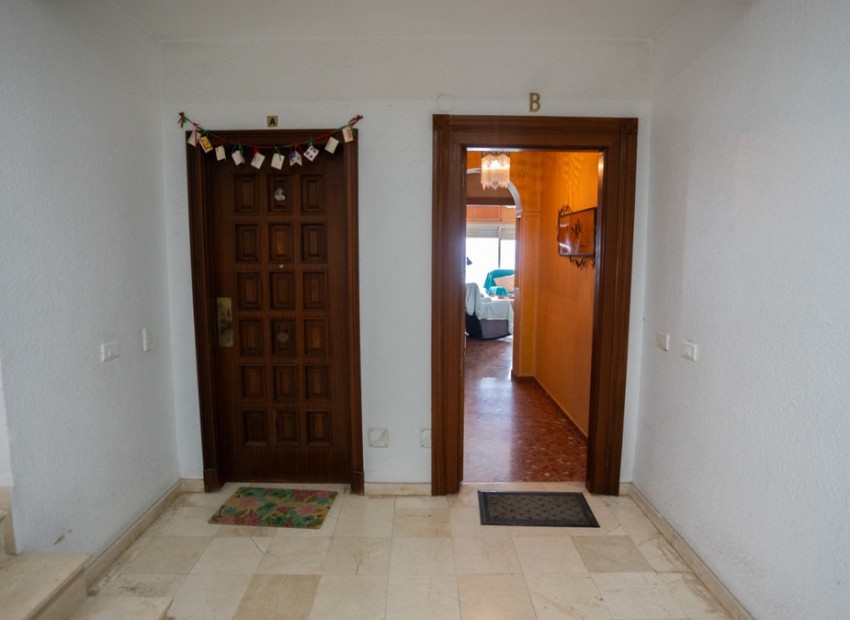 Resale - Apartment - Torrevieja - Torrevieja Centro