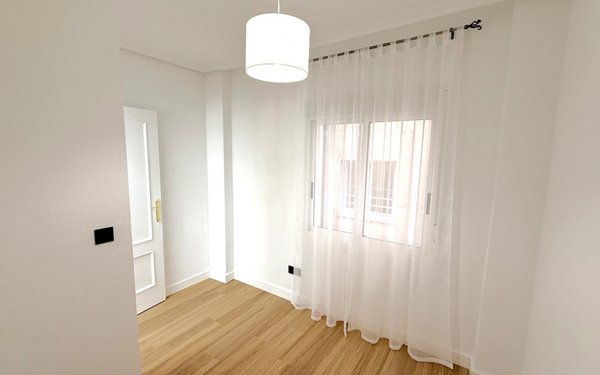 Resale - Apartment - Torrevieja - Torrevieja Centro