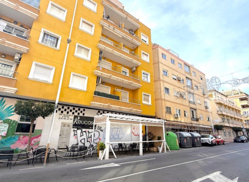 Resale - Apartment - Torrevieja - Torrevieja Centro