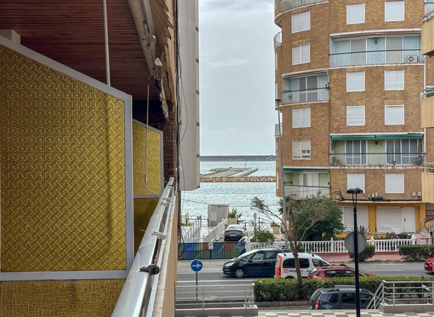 Resale - Apartment - Torrevieja - Torrevieja Centro