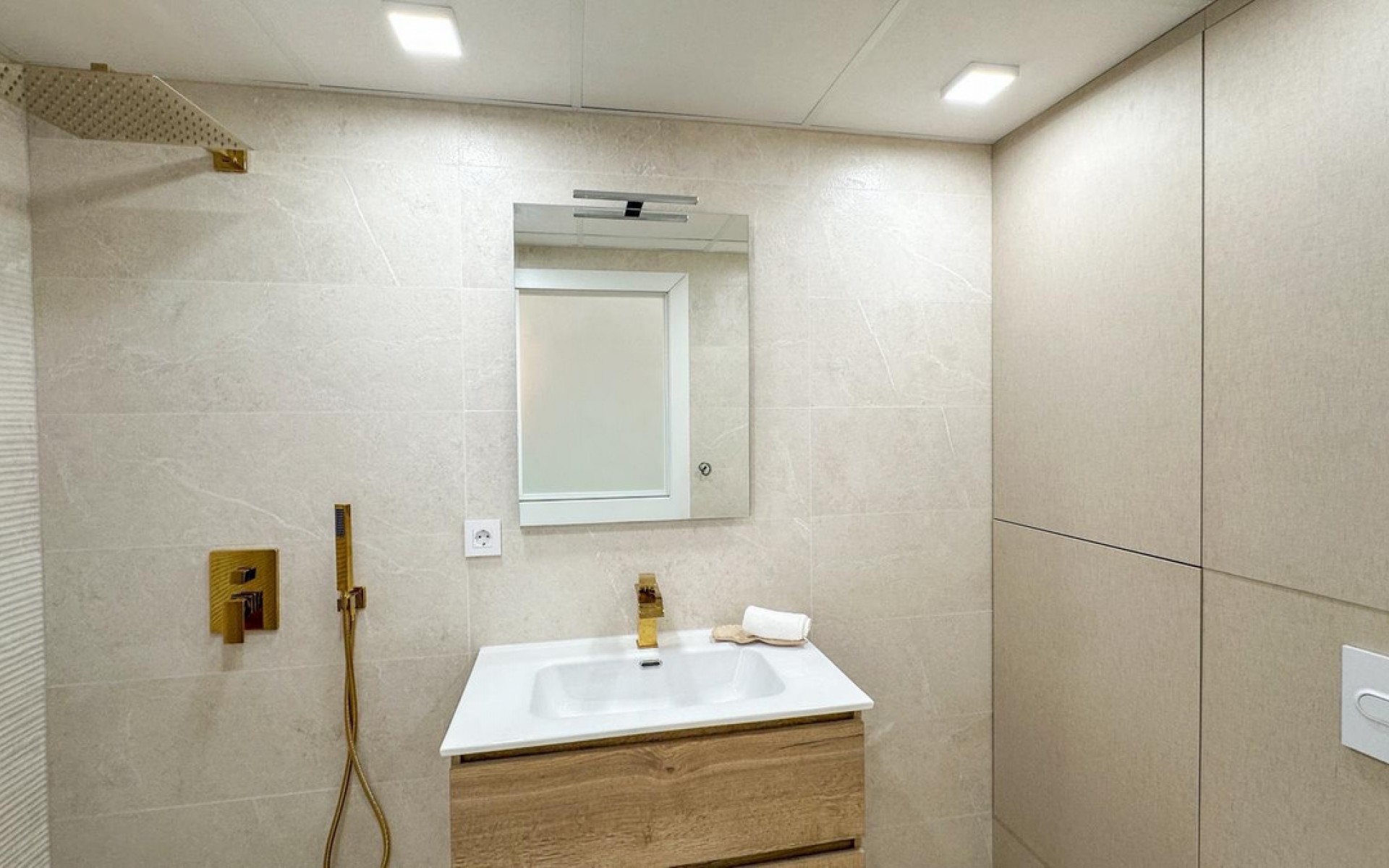 Resale - Apartment - Torrevieja - Torrevieja Centro
