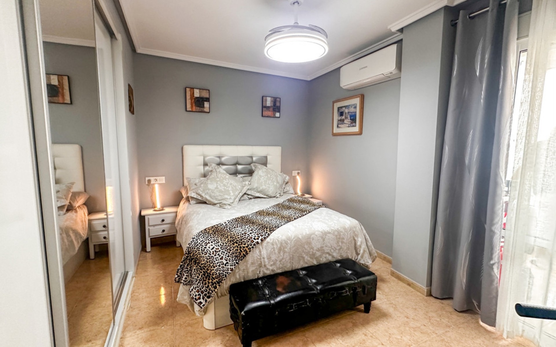 Resale - Apartment - Torrevieja - Torrevieja Centro