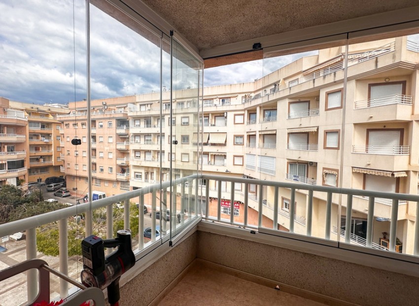 Resale - Apartment - Torrevieja - Torrevieja Centro