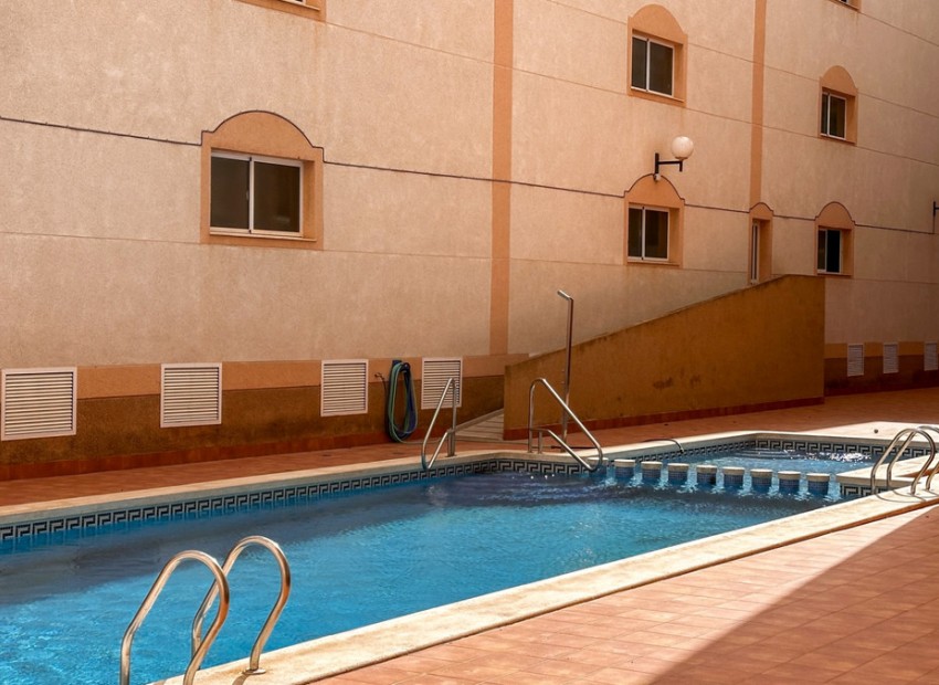 Resale - Apartment - Torrevieja - Torrevieja Centro