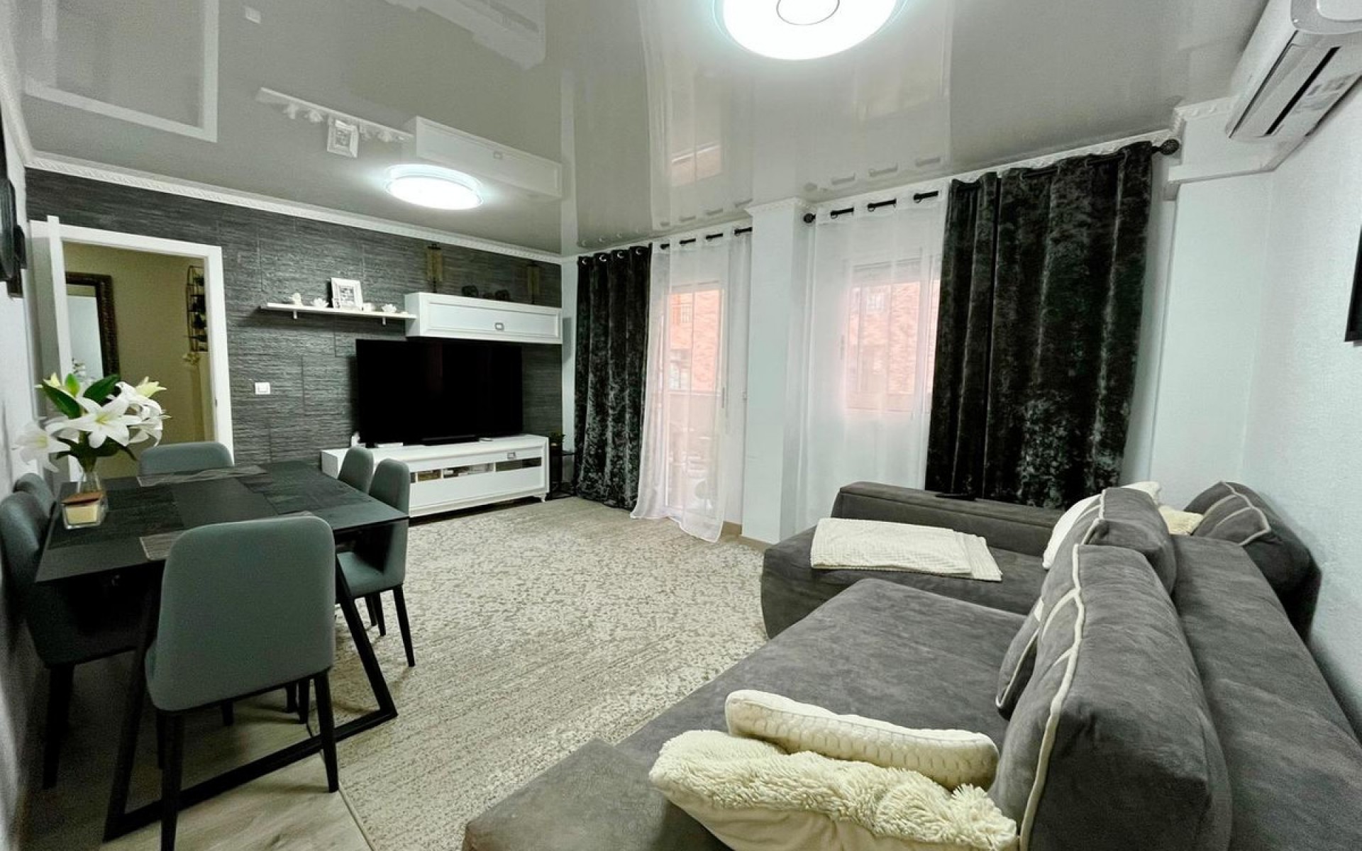 Resale - Apartment - Torrevieja - Torrevieja Centro