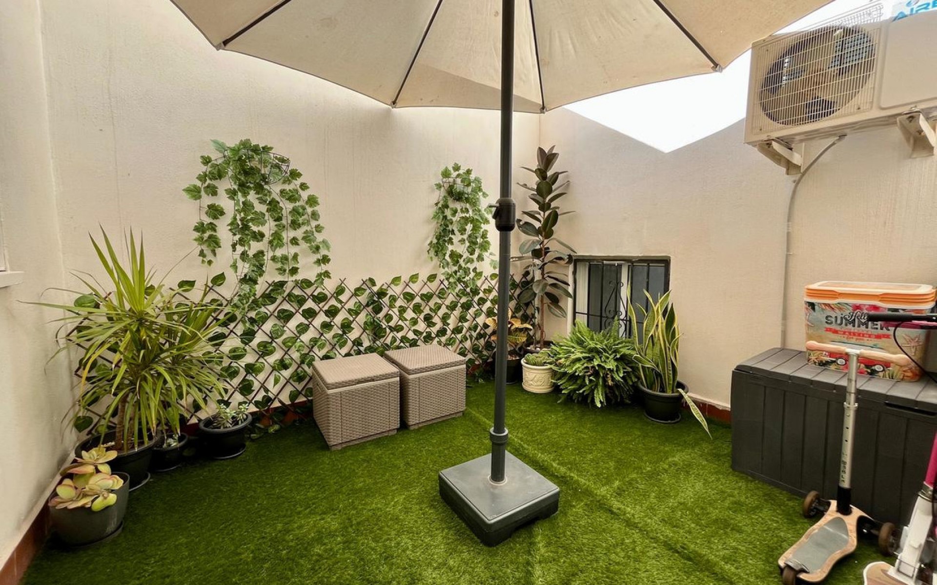 Resale - Apartment - Torrevieja - Torrevieja Centro