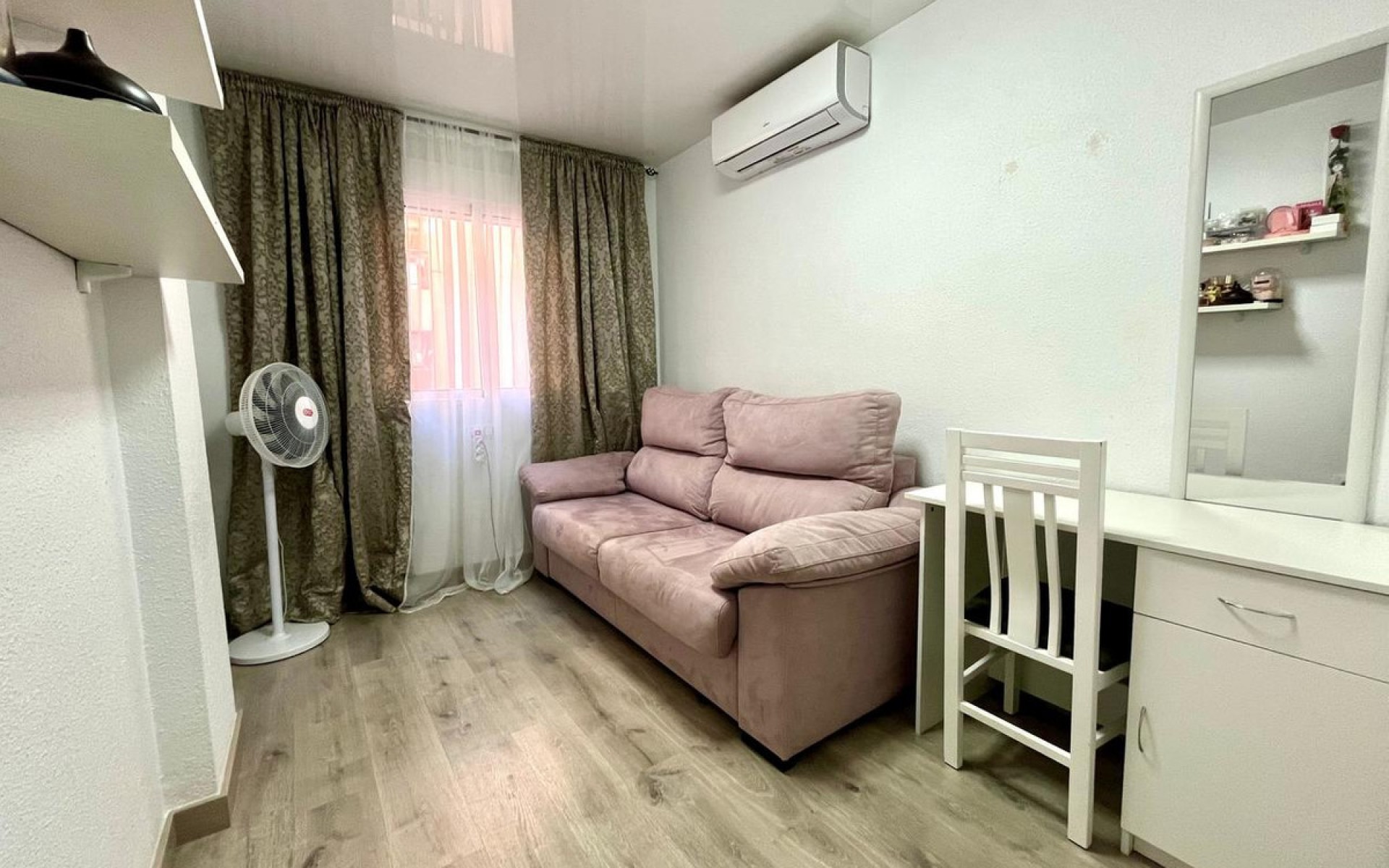 Resale - Apartment - Torrevieja - Torrevieja Centro