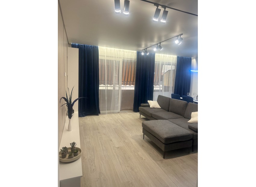 Resale - Apartment - Torrevieja - Torrevieja Centro