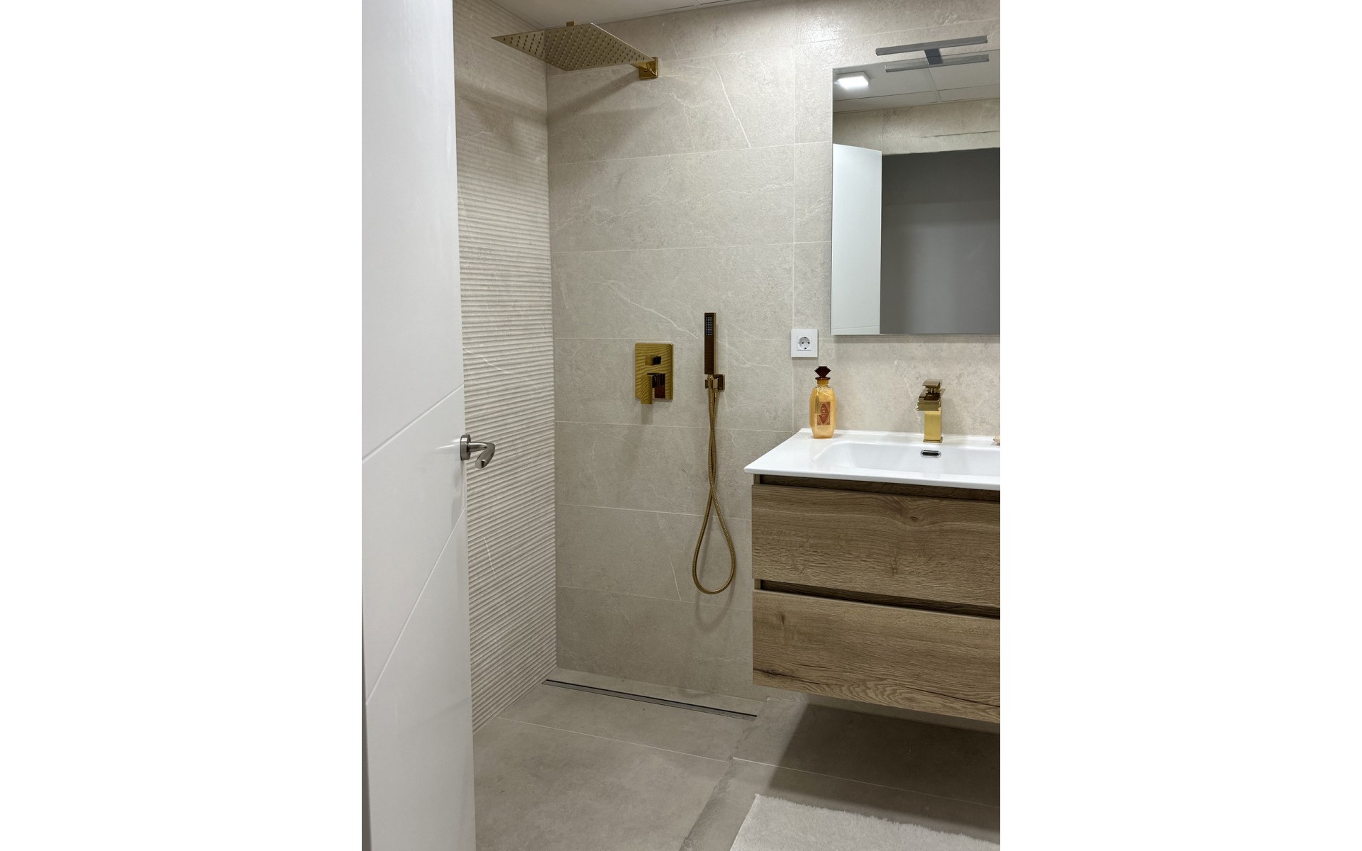 Resale - Apartment - Torrevieja - Torrevieja Centro