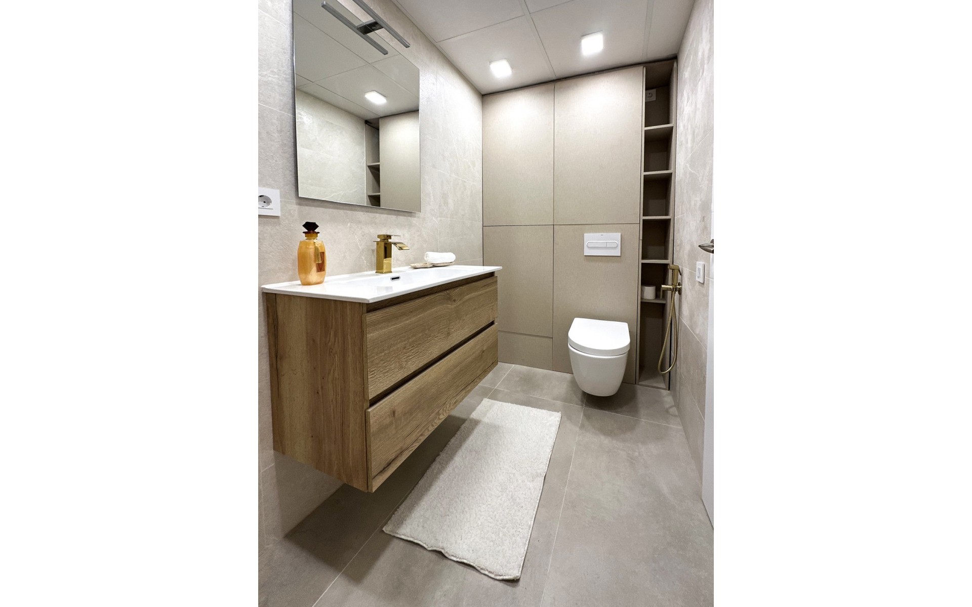 Resale - Apartment - Torrevieja - Torrevieja Centro