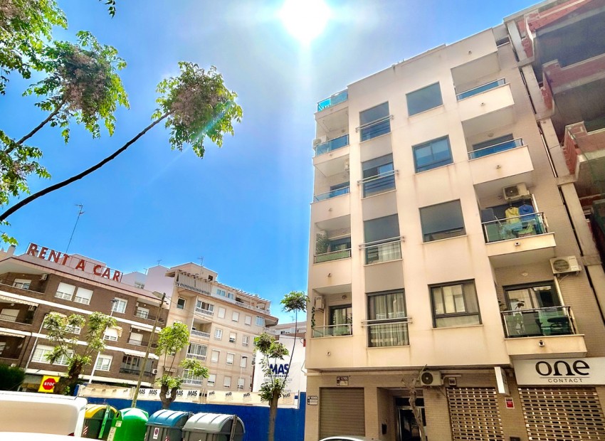 Resale - Apartment - Torrevieja - Torrevieja Centro