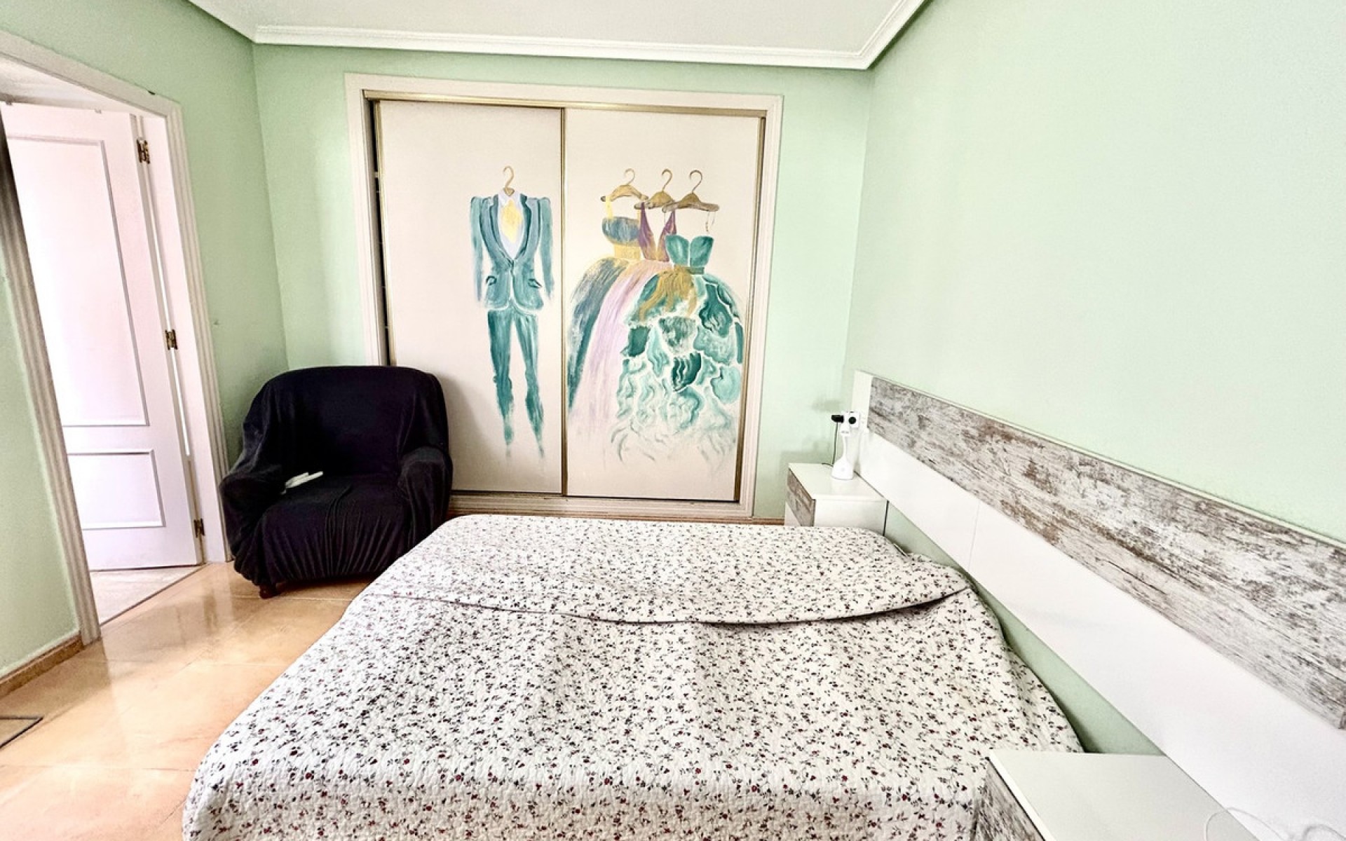 Resale - Apartment - Torrevieja - Torrevieja Centro