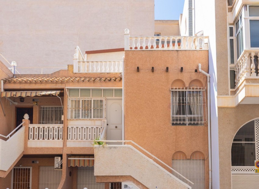 Resale - Apartment - Torrevieja - Torrevieja Centro