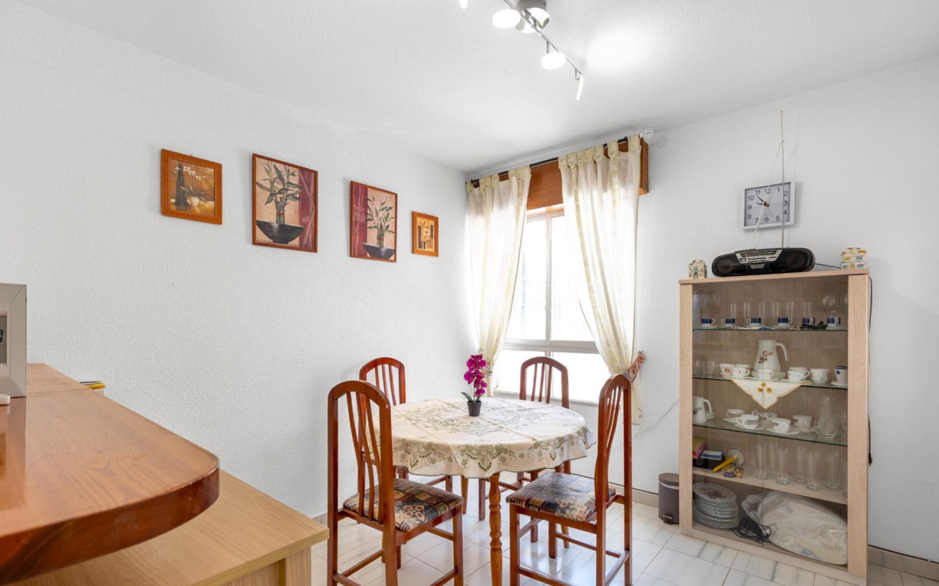 Resale - Apartment - Torrevieja - Torrevieja Centro