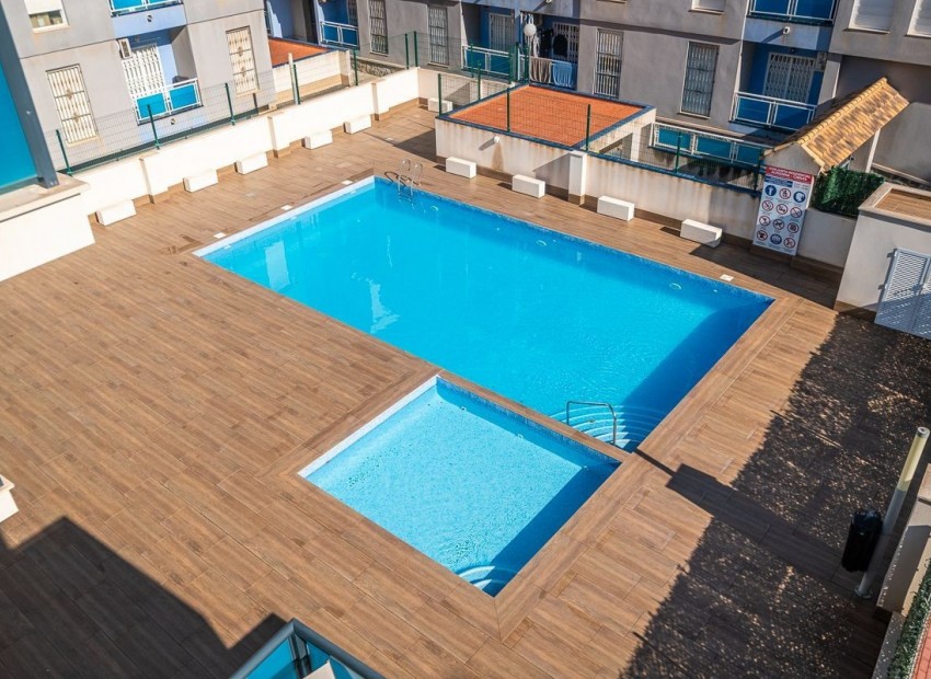 Resale - Apartment - Torrevieja - Torrevieja Centro