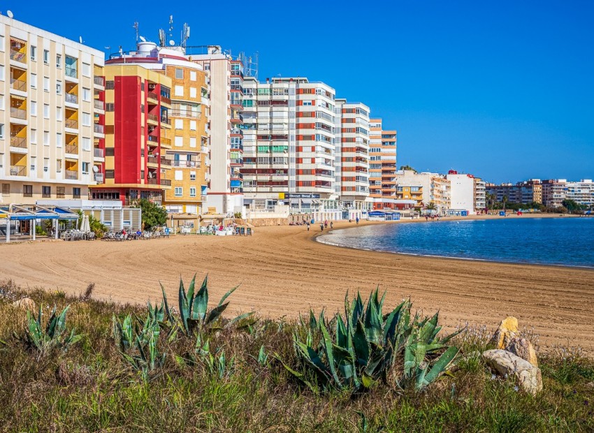 Resale - Apartment - Torrevieja - Torrevieja Centro