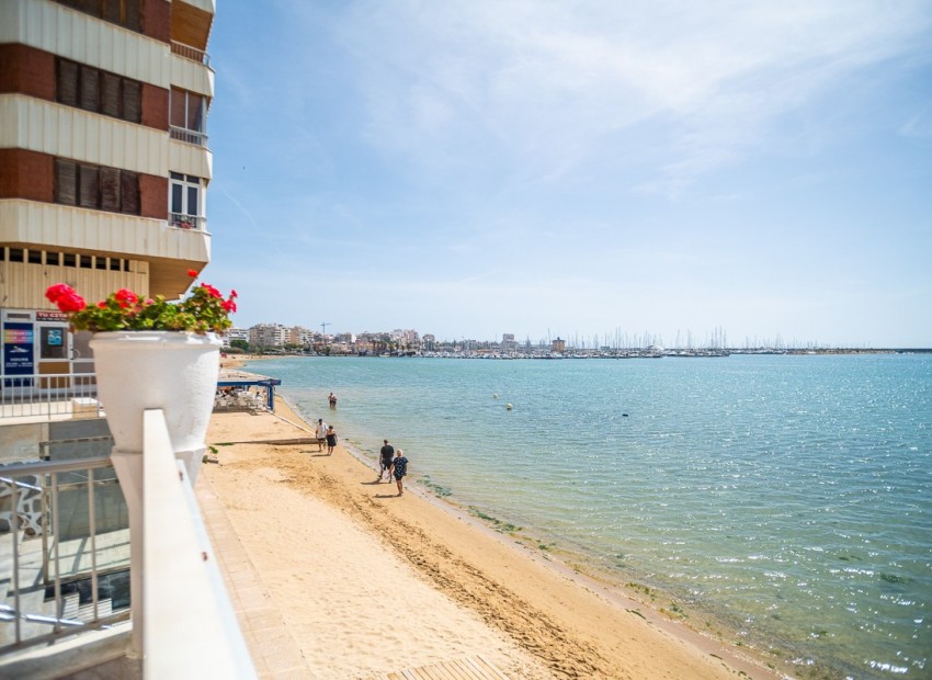Resale - Apartment - Torrevieja - Torrevieja Centro