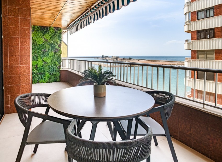 Resale - Apartment - Torrevieja - Torrevieja Centro