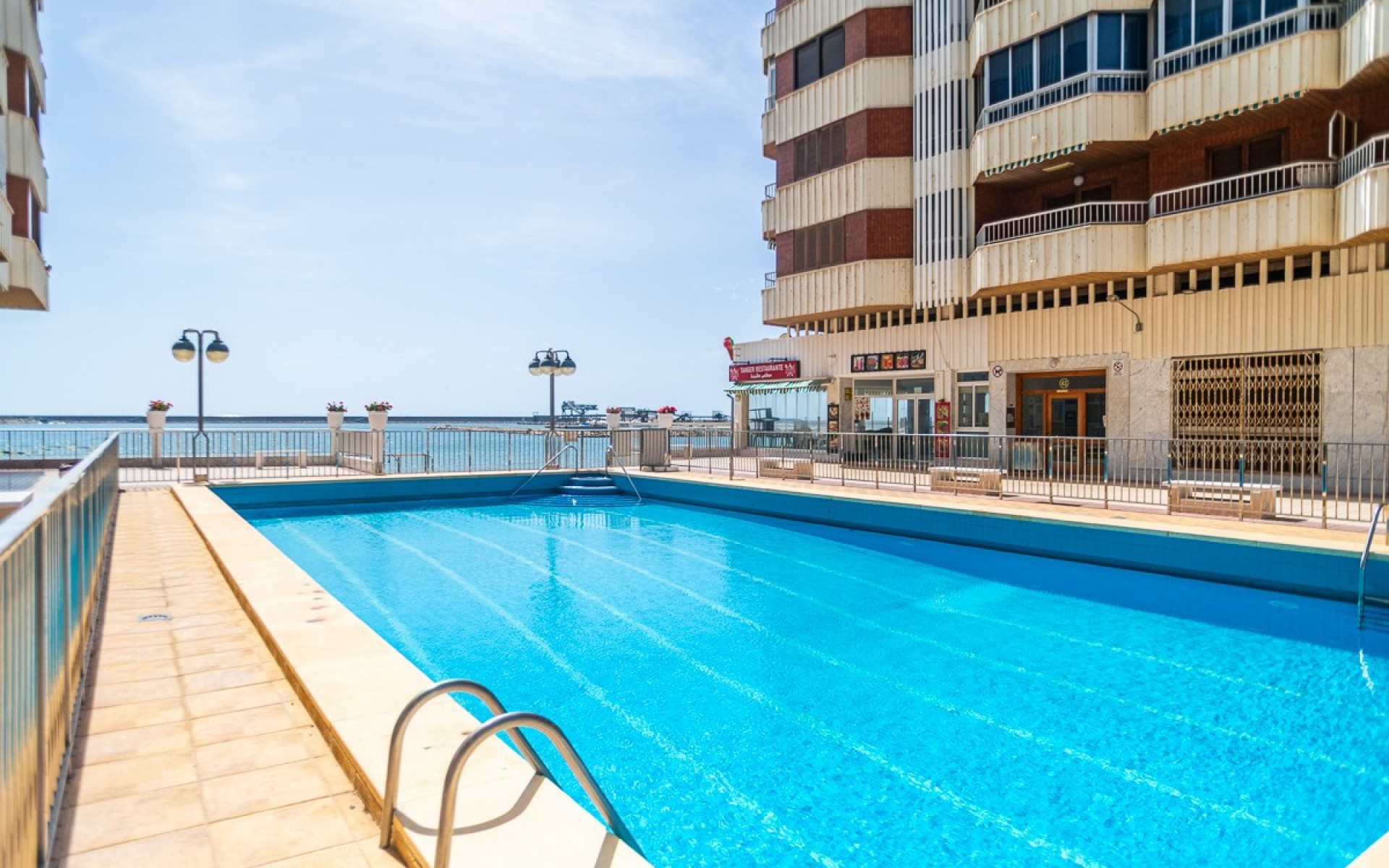Resale - Apartment - Torrevieja - Torrevieja Centro