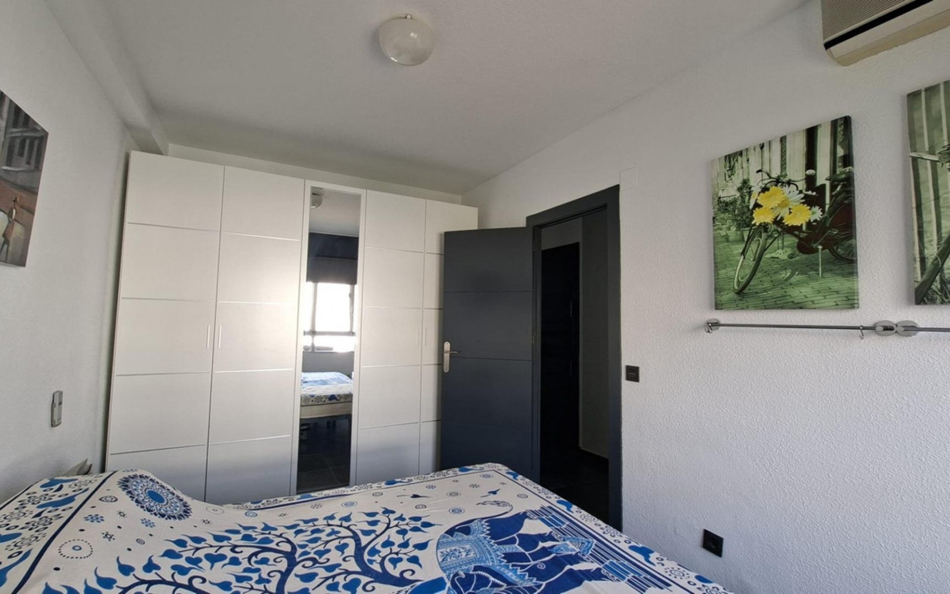 Resale - Apartment - Torrevieja - Torrevieja Centro