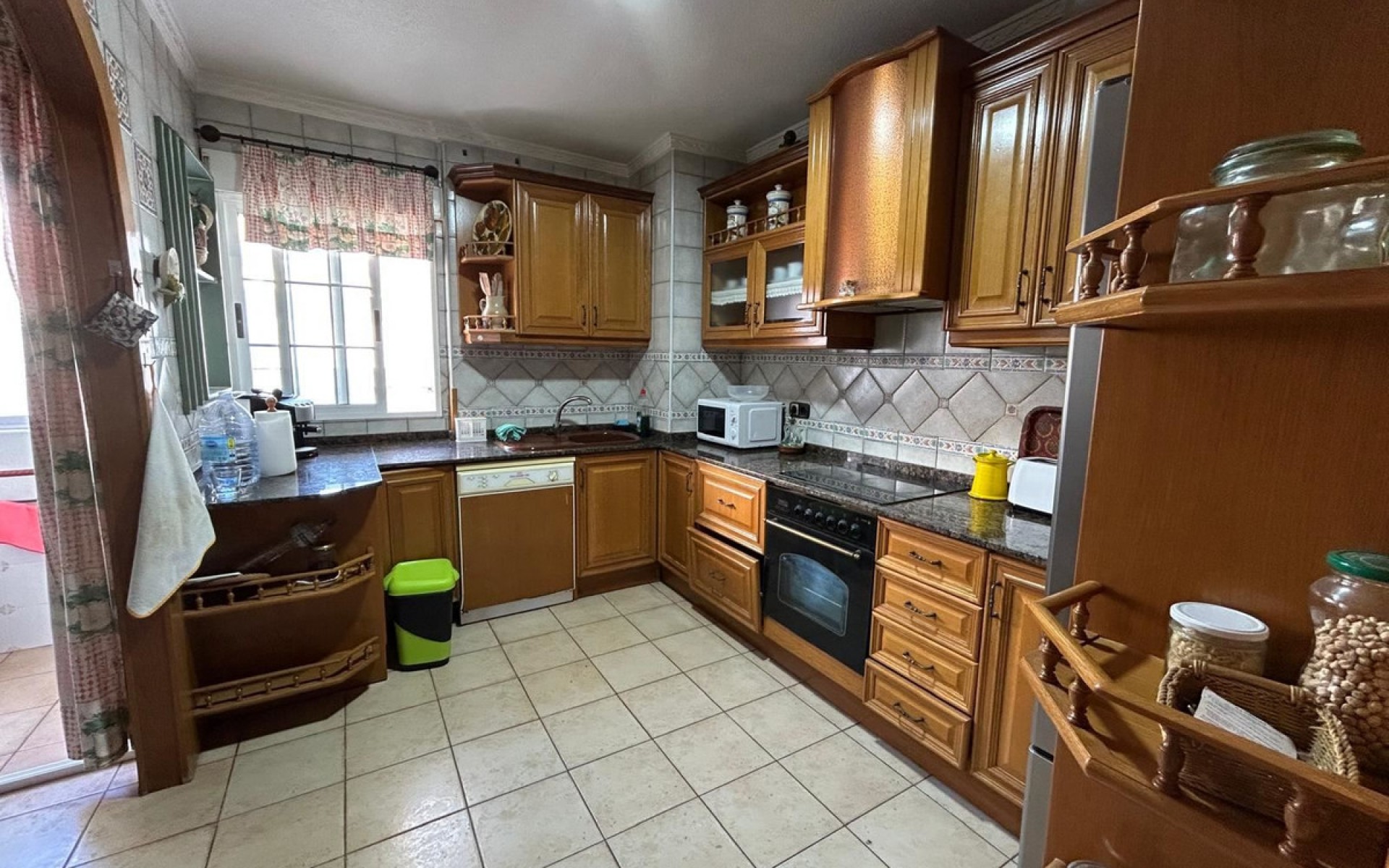 Resale - Apartment - Torrevieja - Torrevieja Centro