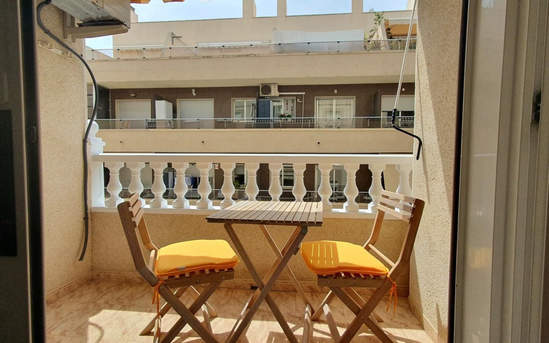 Resale - Apartment - Torrevieja - Torrevieja Centro