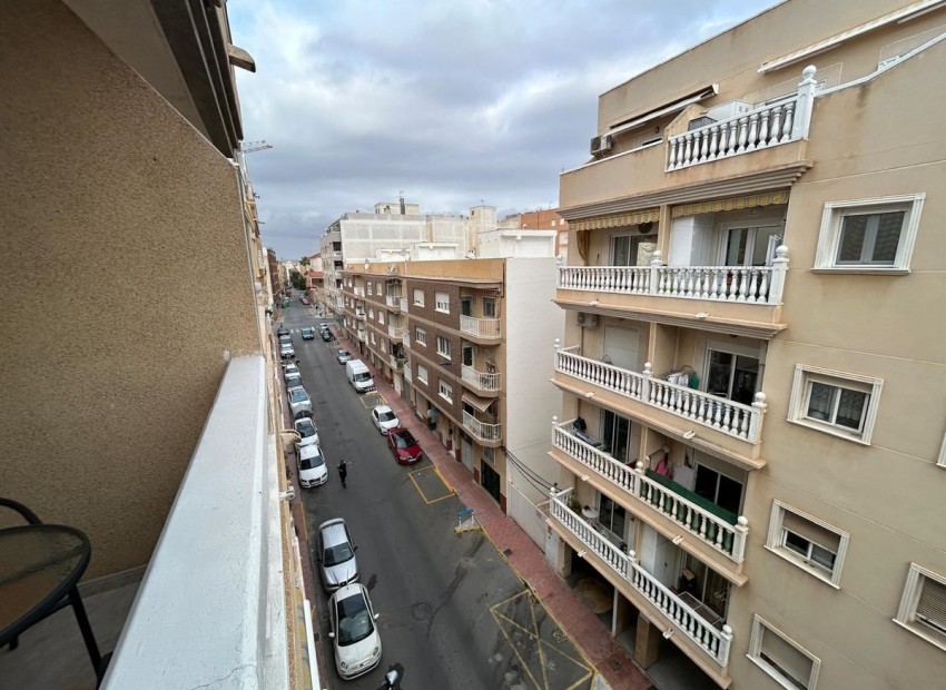 Resale - Apartment - Torrevieja - Torrevieja Centro