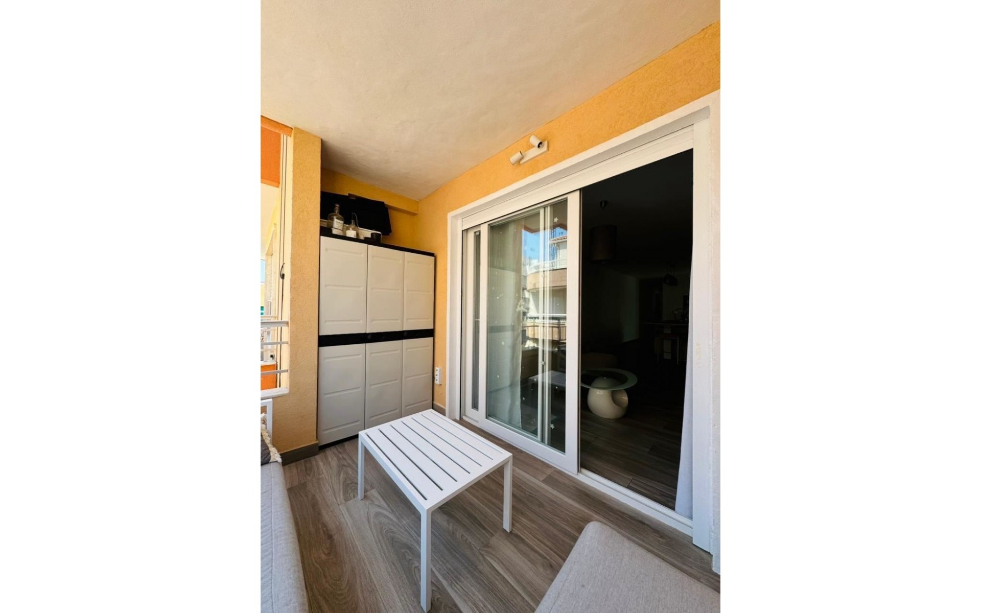 Resale - Apartment - Torrevieja - Torrevieja Centro
