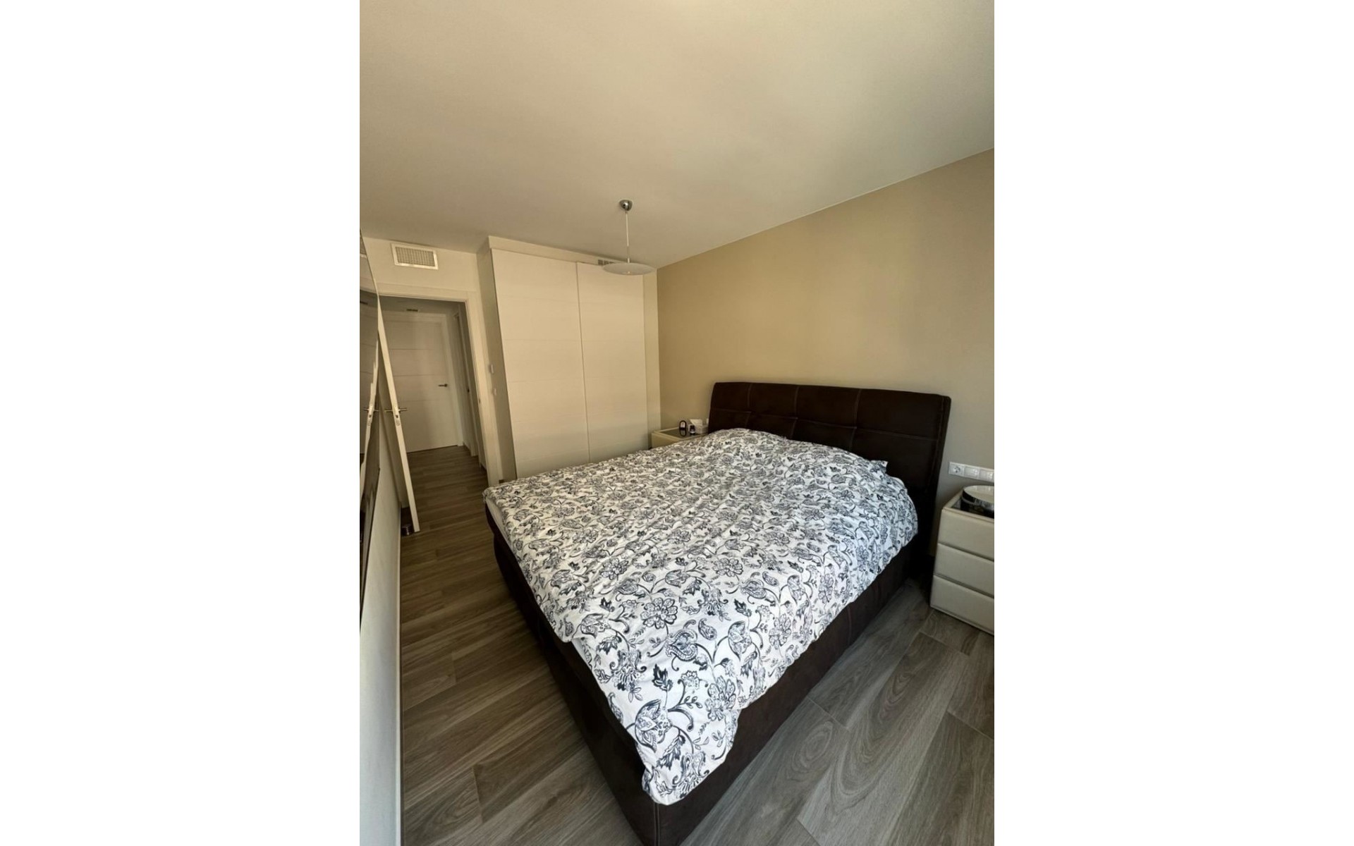 Resale - Apartment - Torrevieja - Torrevieja Centro