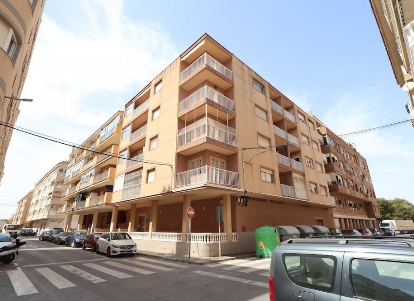 Resale - Apartment - Torrevieja - Torrevieja Centro