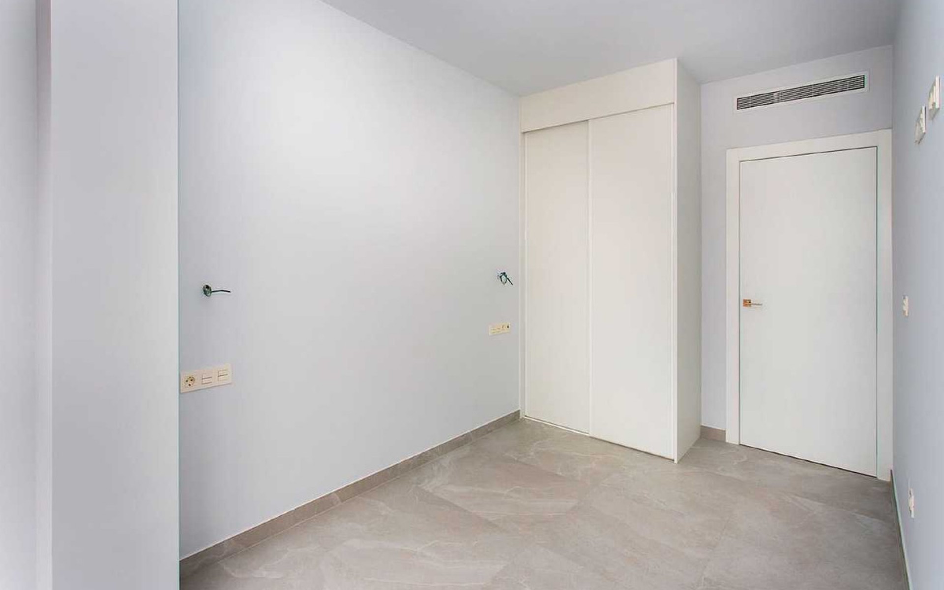 Resale - Apartment - Torrevieja - Torrevieja Centro