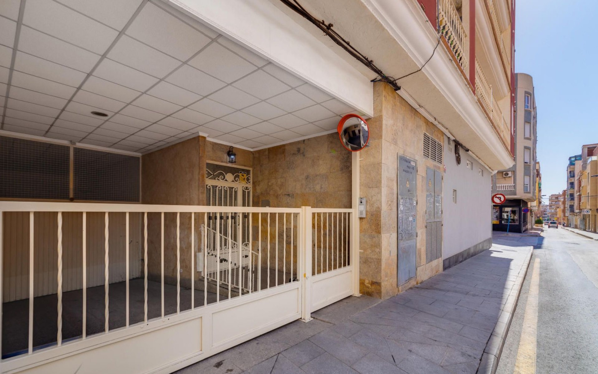 Resale - Apartment - Torrevieja - Torrevieja Centro