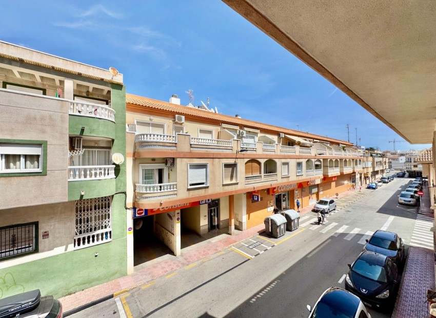Resale - Apartment - Torrevieja - Torrevieja Centro