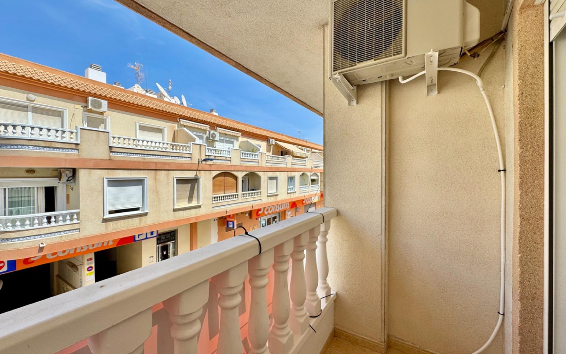 Resale - Apartment - Torrevieja - Torrevieja Centro
