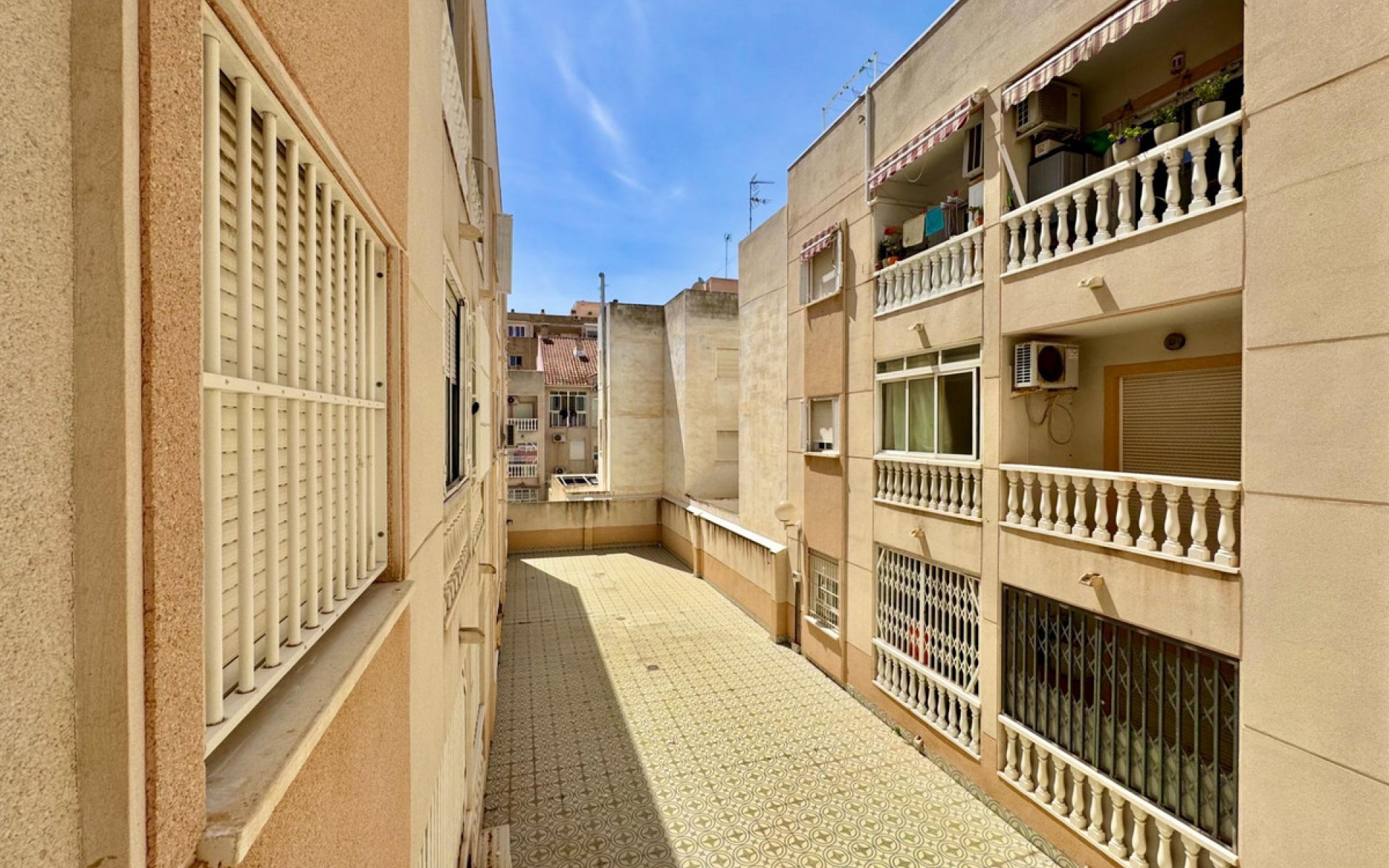 Resale - Apartment - Torrevieja - Torrevieja Centro