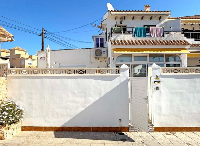 Resale - Apartment - Torrevieja - Torrevieja Centro