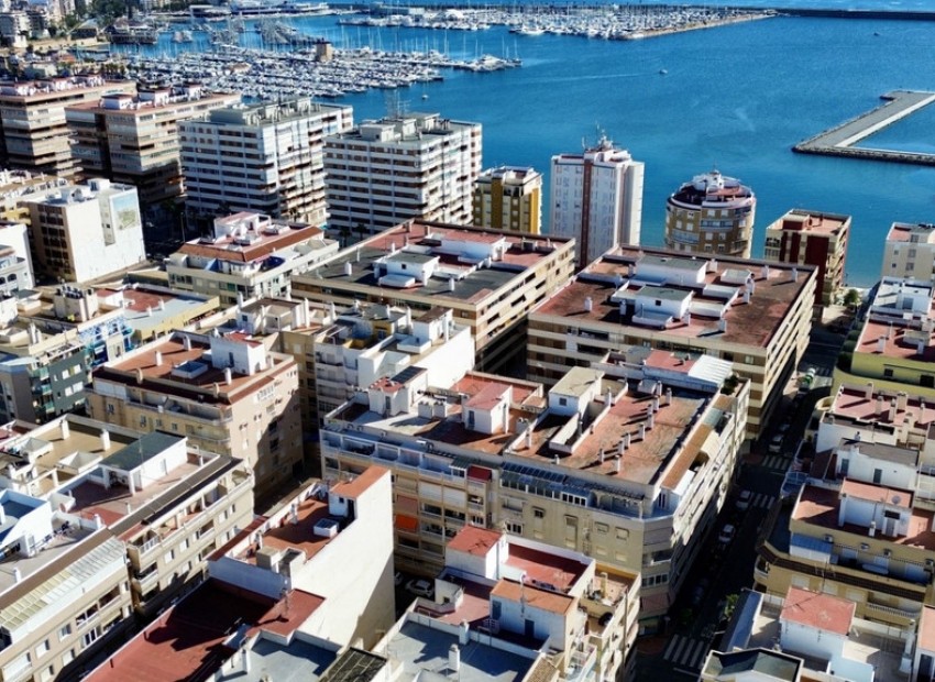 Resale - Apartment - Torrevieja - Torrevieja Centro