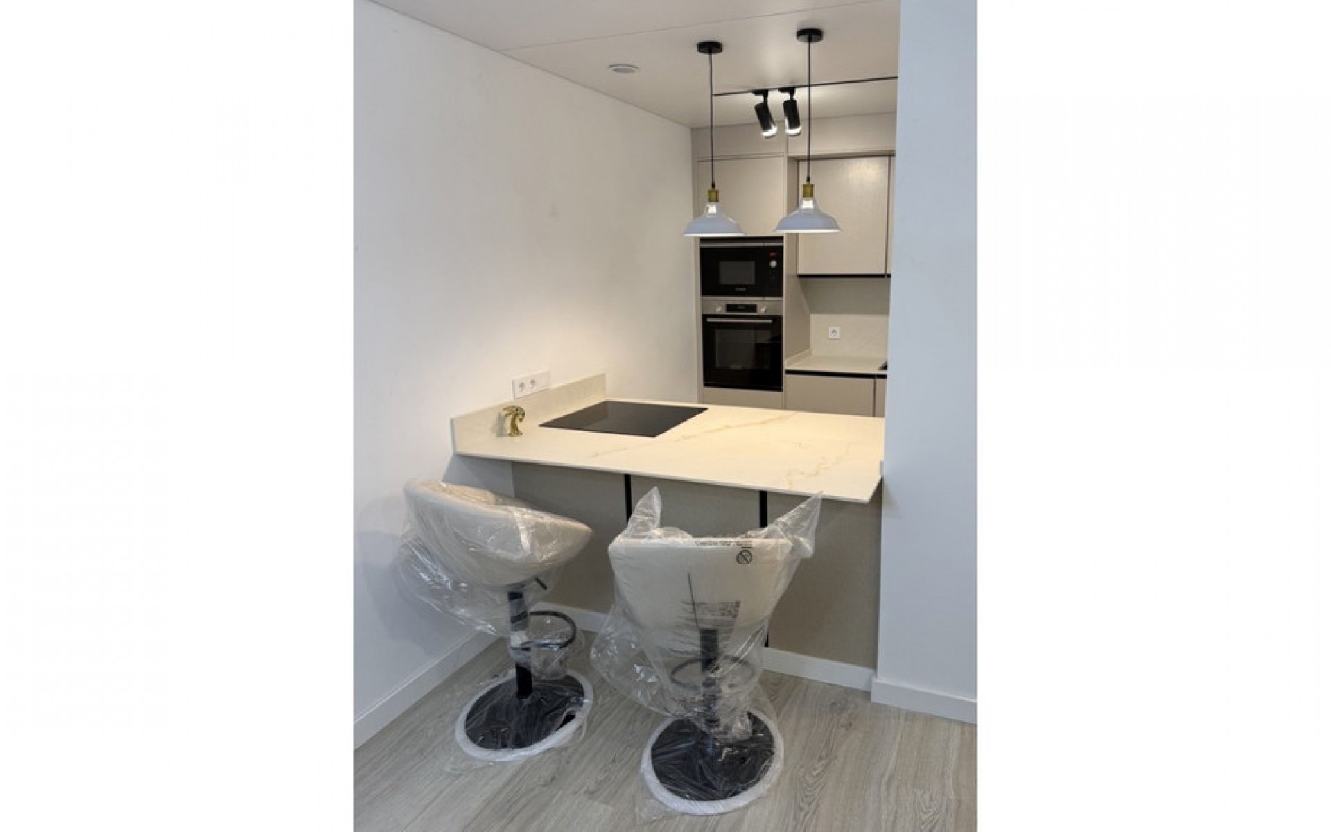 Resale - Apartment - Torrevieja - Torrevieja Centro
