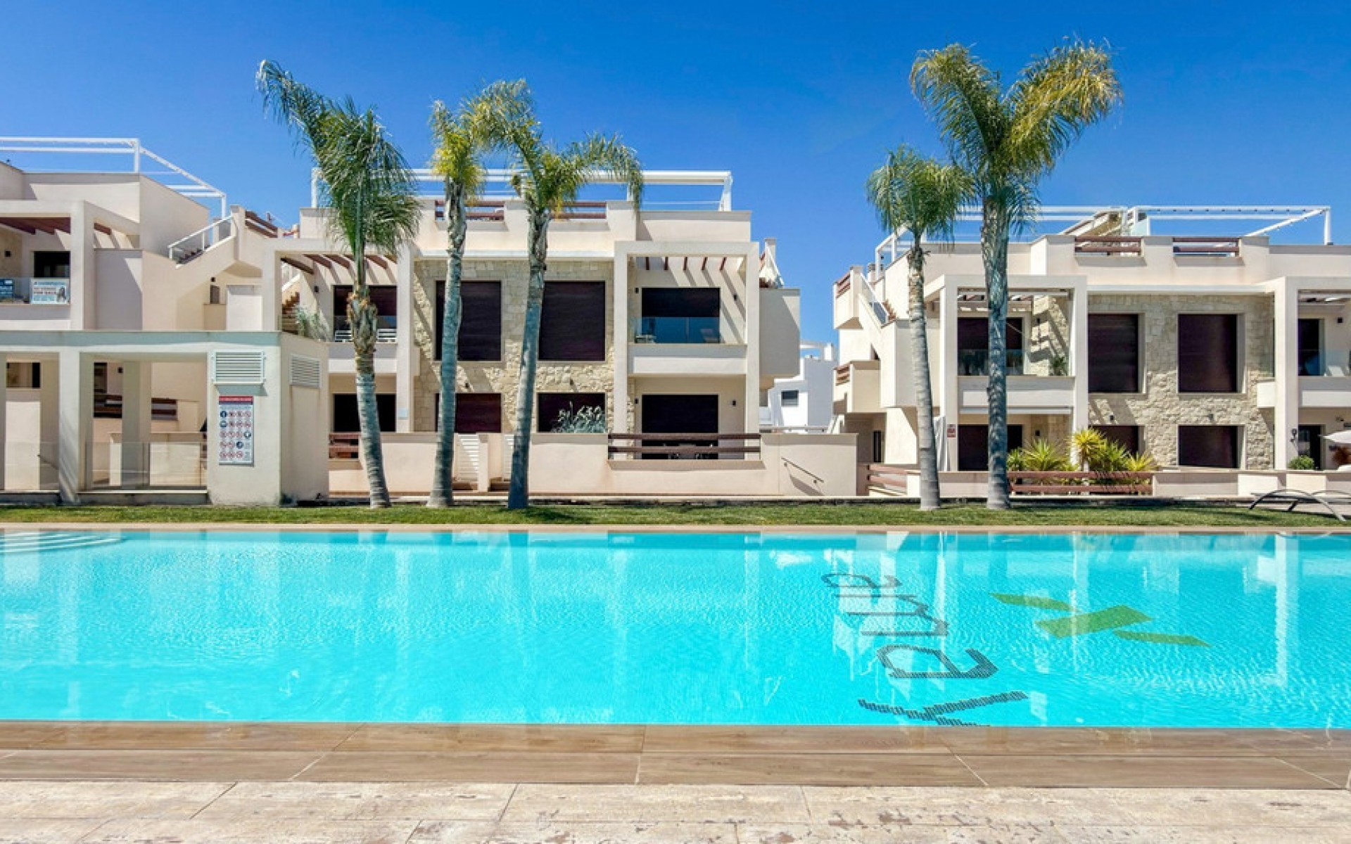 Resale - Apartment - Torrevieja - Torrevieja Centro