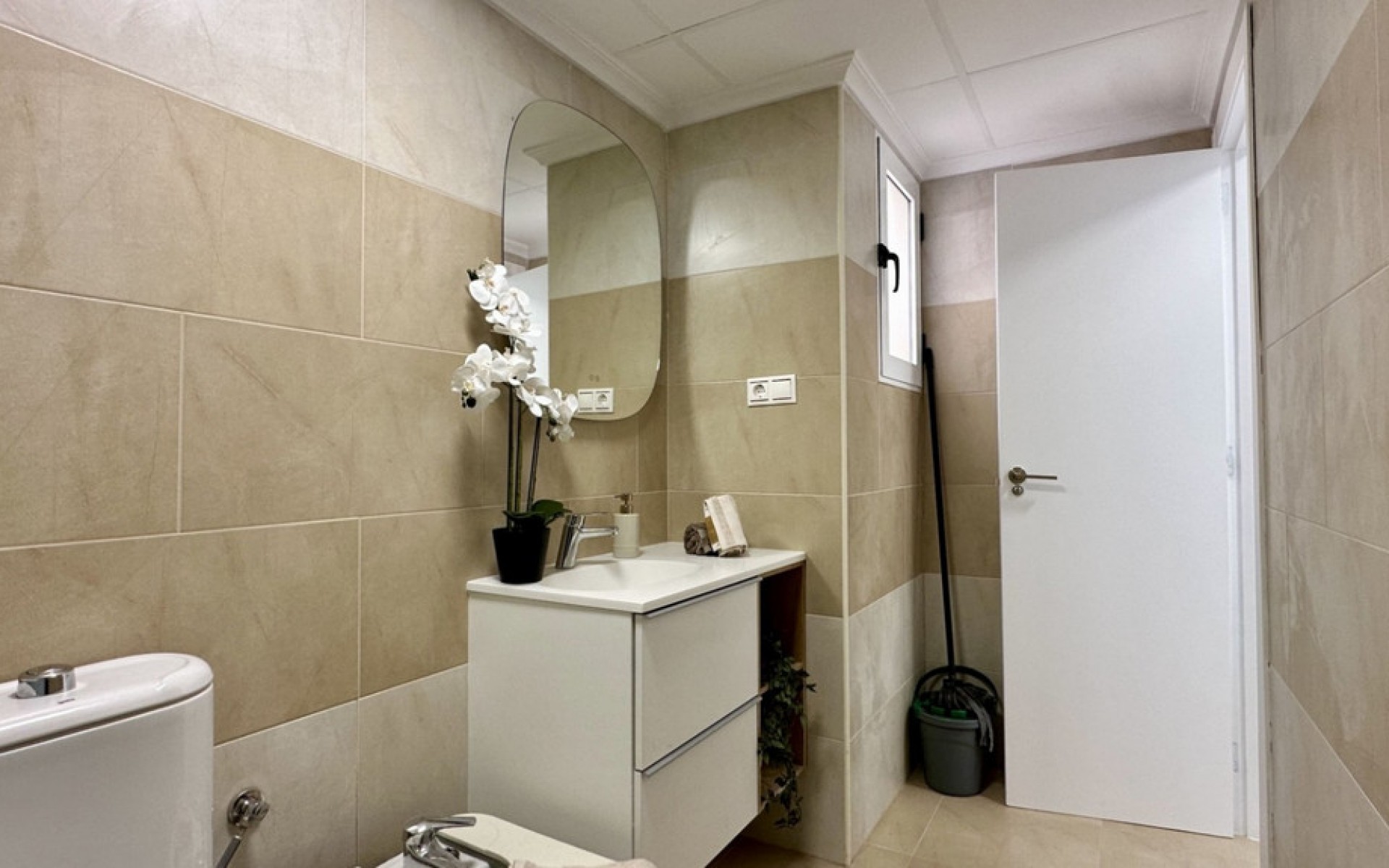 Resale - Apartment - Torrevieja - Torrevieja Centro