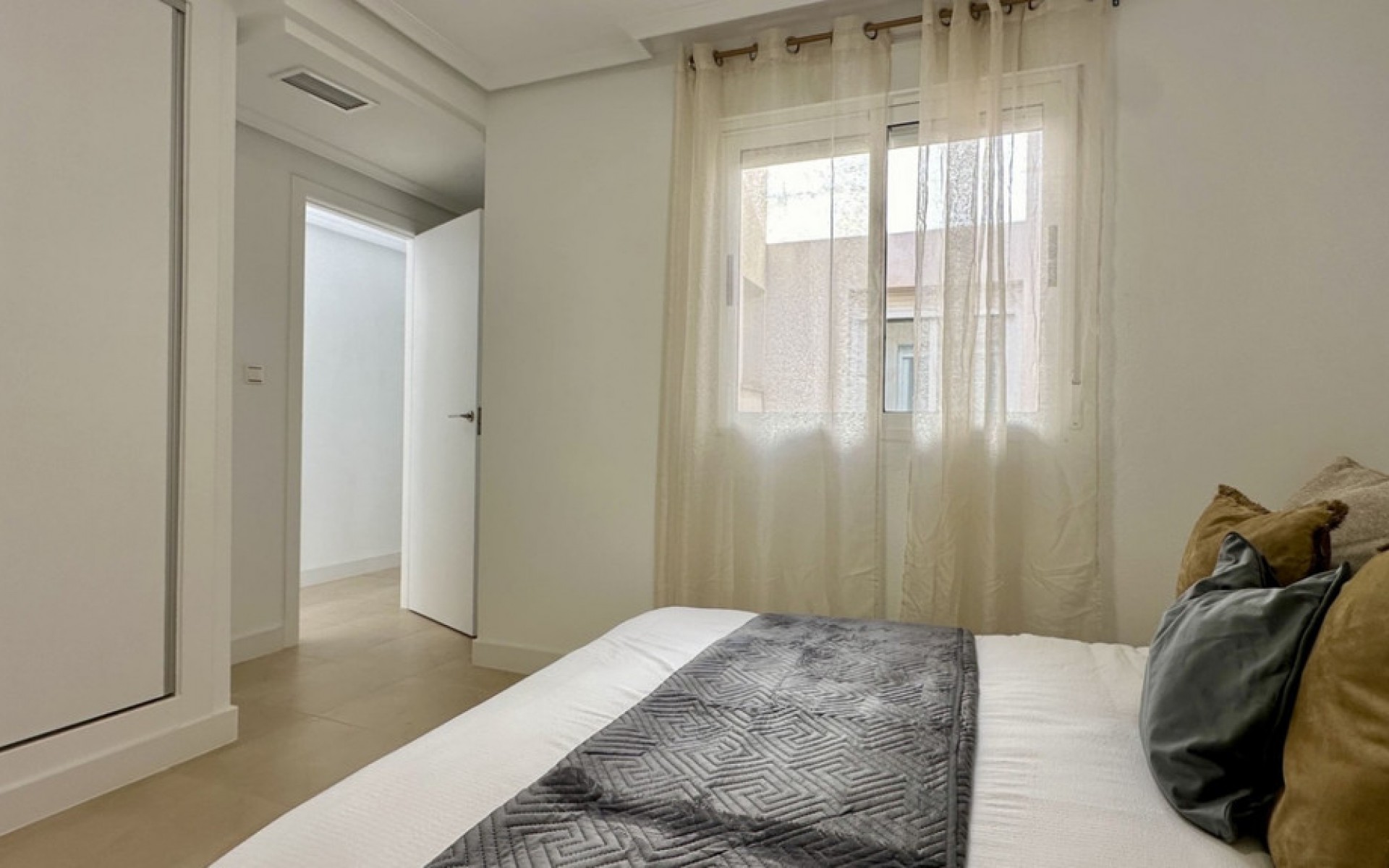 Resale - Apartment - Torrevieja - Torrevieja Centro