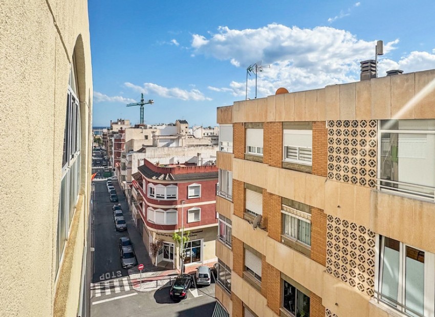 Resale - Apartment - Torrevieja - Torrevieja Centro