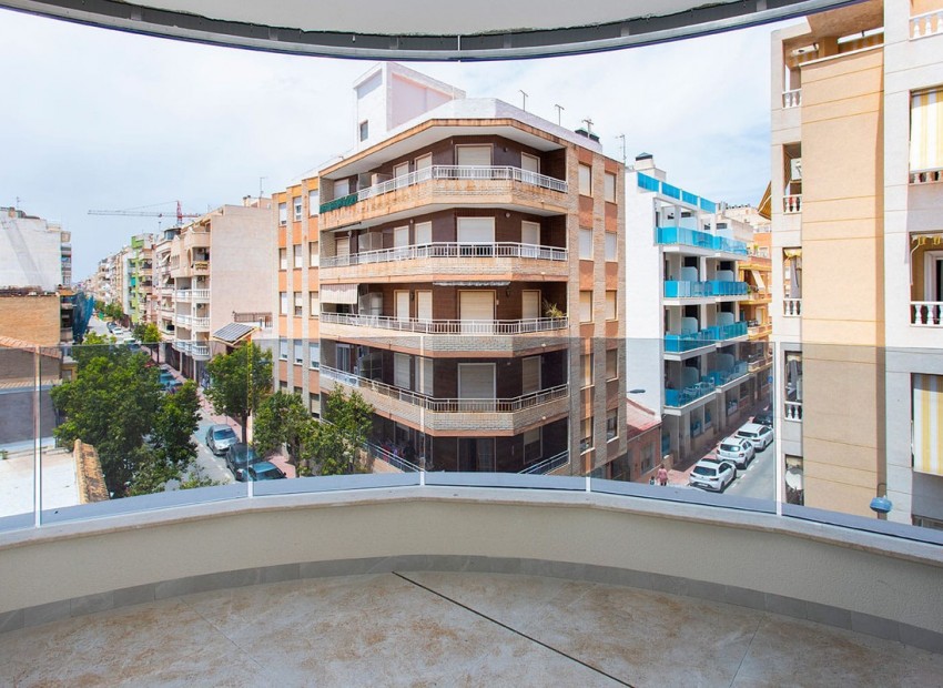 Resale - Apartment - Torrevieja - Torrevieja Centro