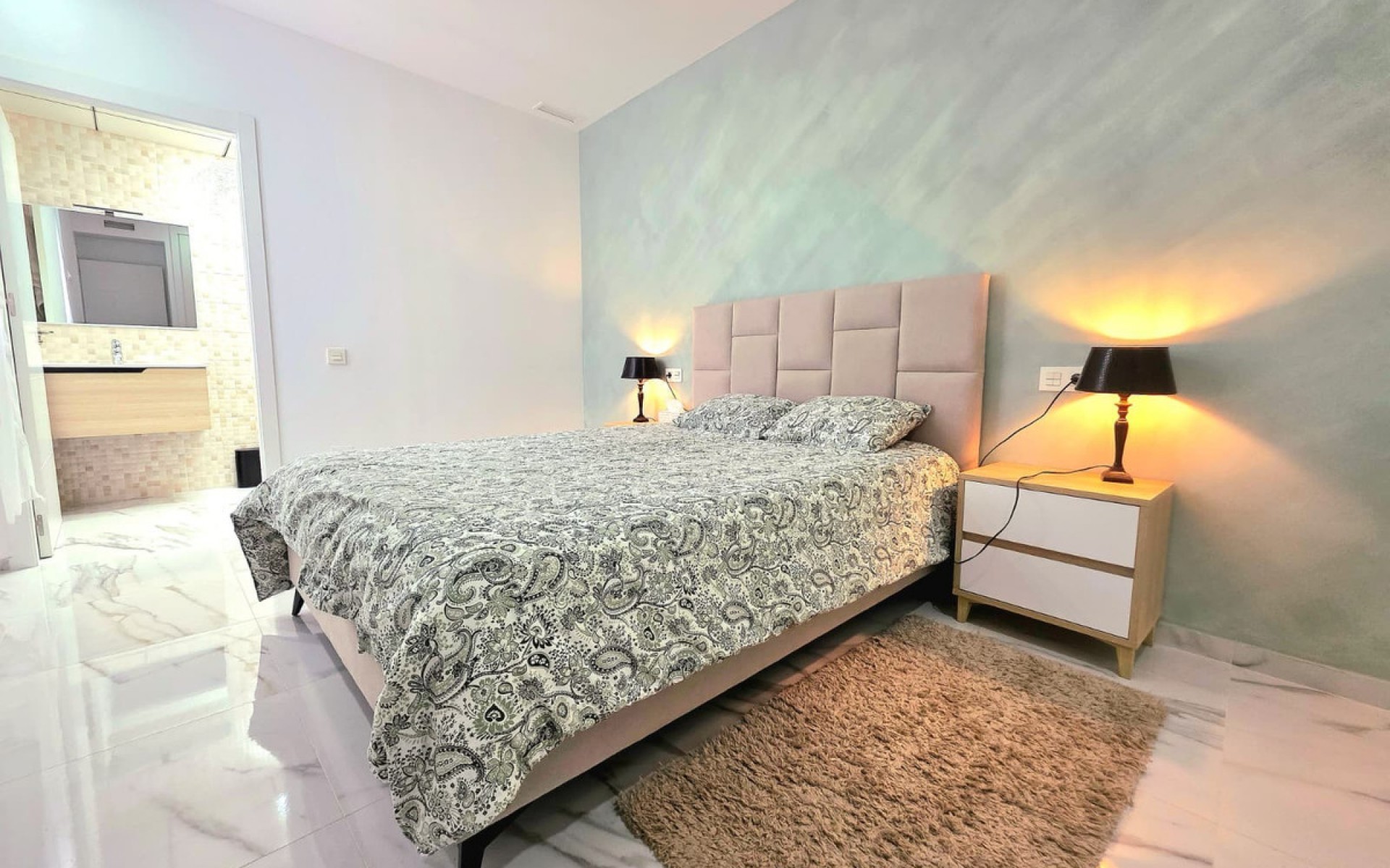 Resale - Apartment - Torrevieja - Torrevieja Centro