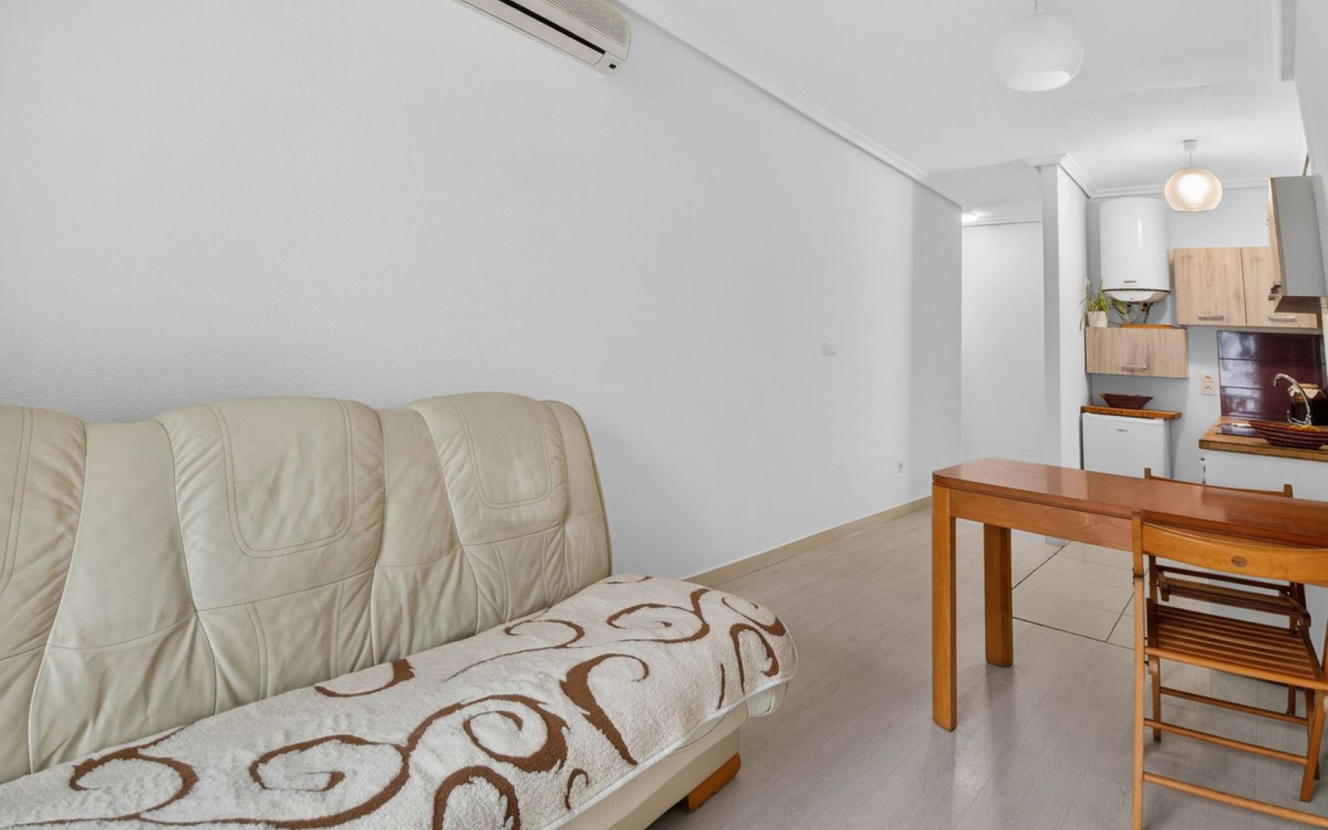 Resale - Apartment - Torrevieja - Torrevieja Centro