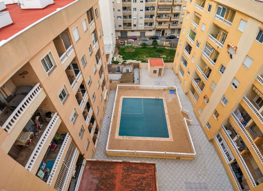 Resale - Apartment - Torrevieja - Torrevieja Centro