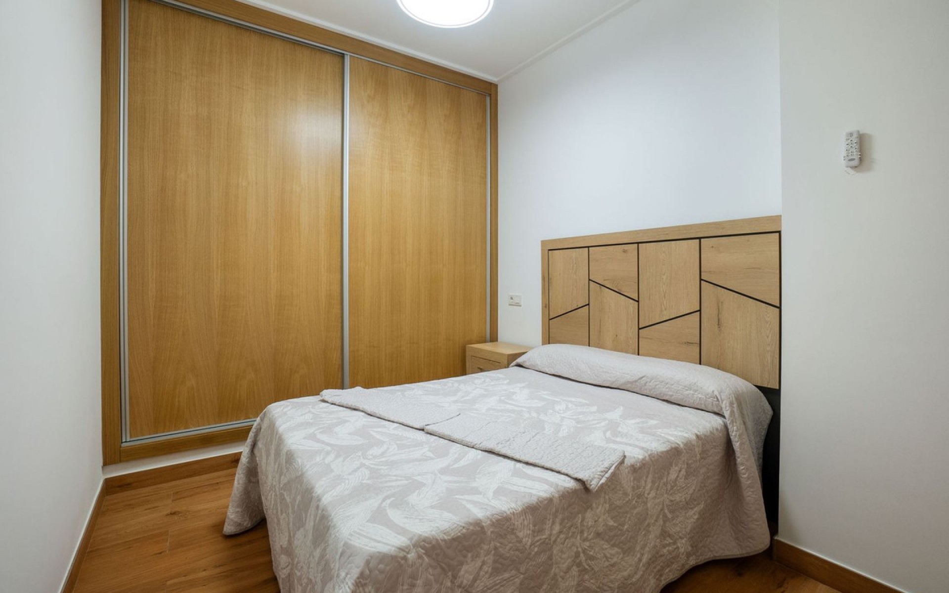 Resale - Apartment - Torrevieja - Torrevieja Centro