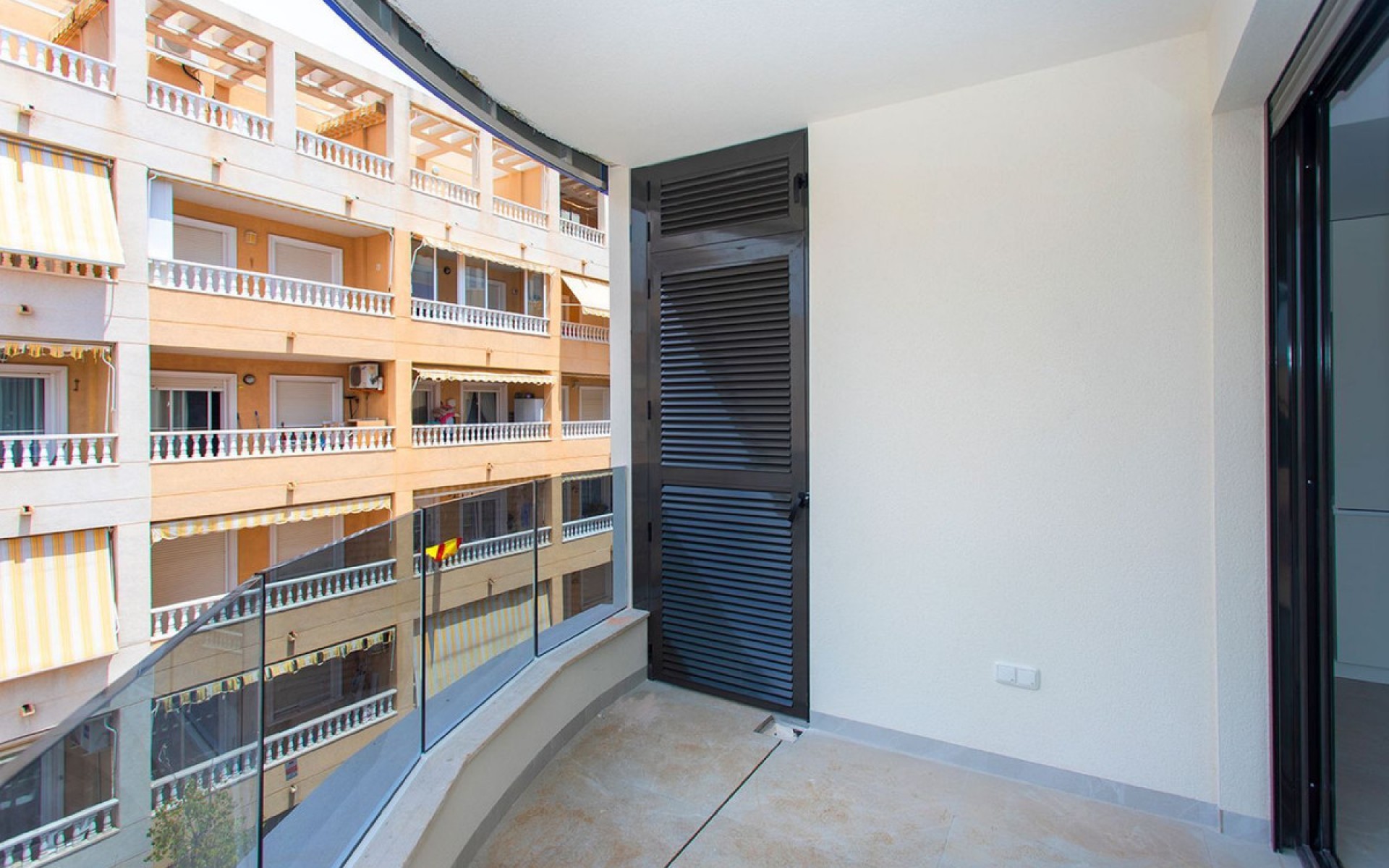 Resale - Apartment - Torrevieja - Torrevieja Centro