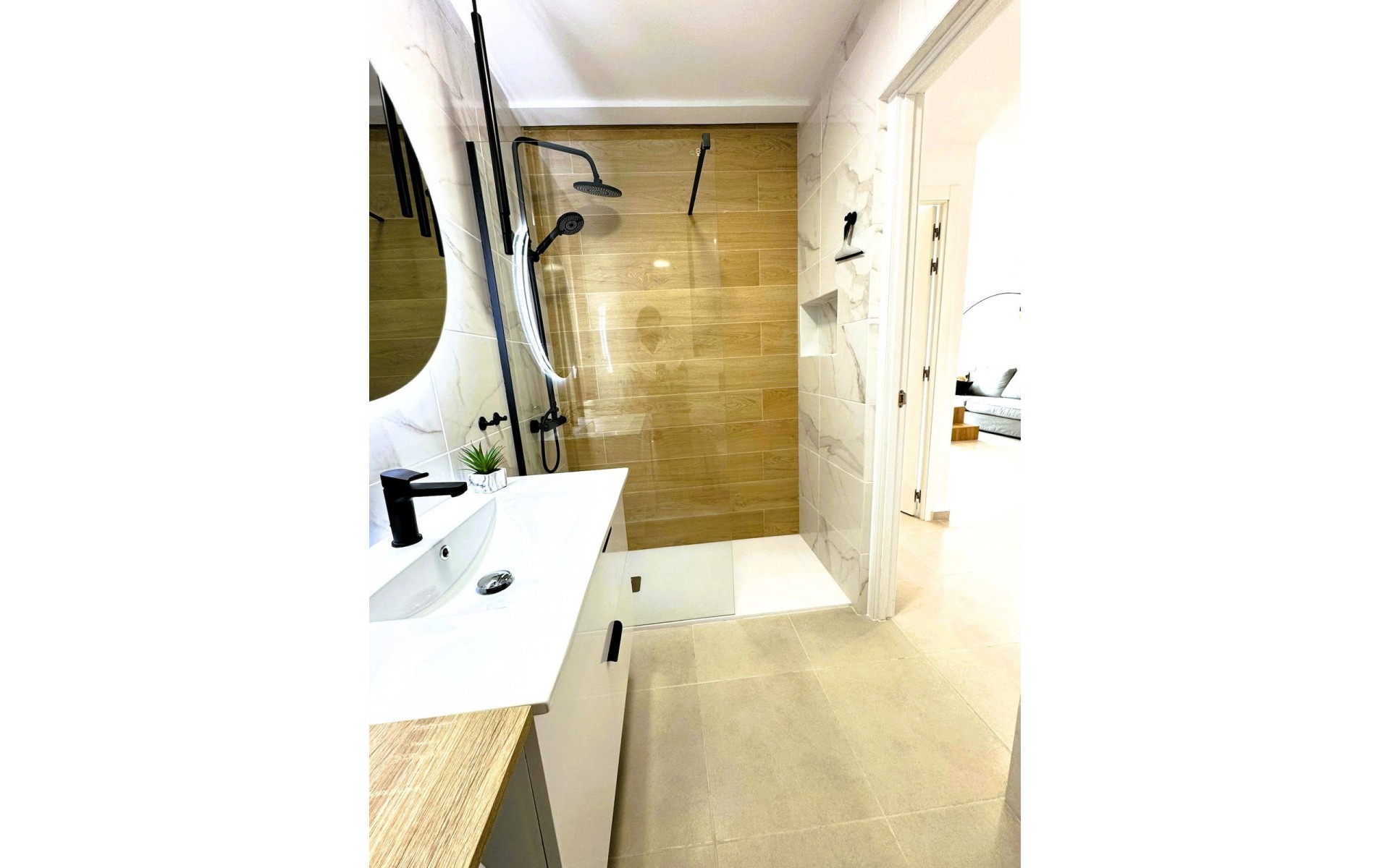 Resale - Apartment - Torrevieja - Torrevieja Centro